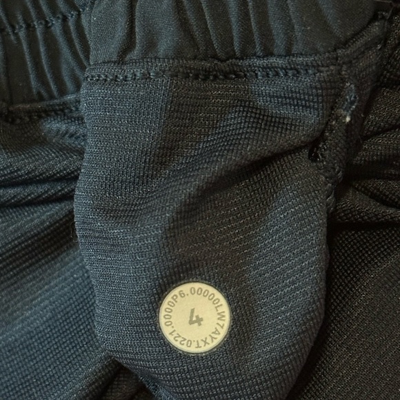 Hotty Hot High-Rise Lined Short 4" Size 4 in True Navy - Picture 10 of 10